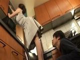 Helping Stepmom In Kitchen Triggers Strange Situation Development